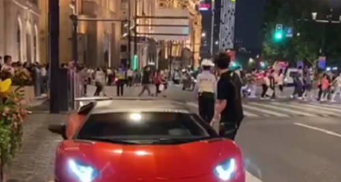 白冰