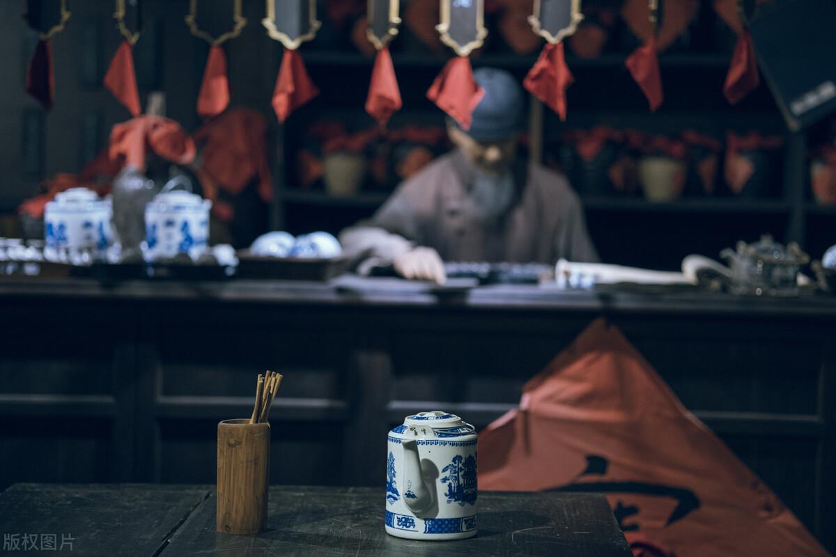 於成龍