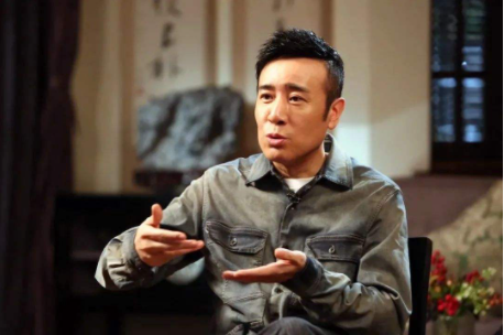 於和偉