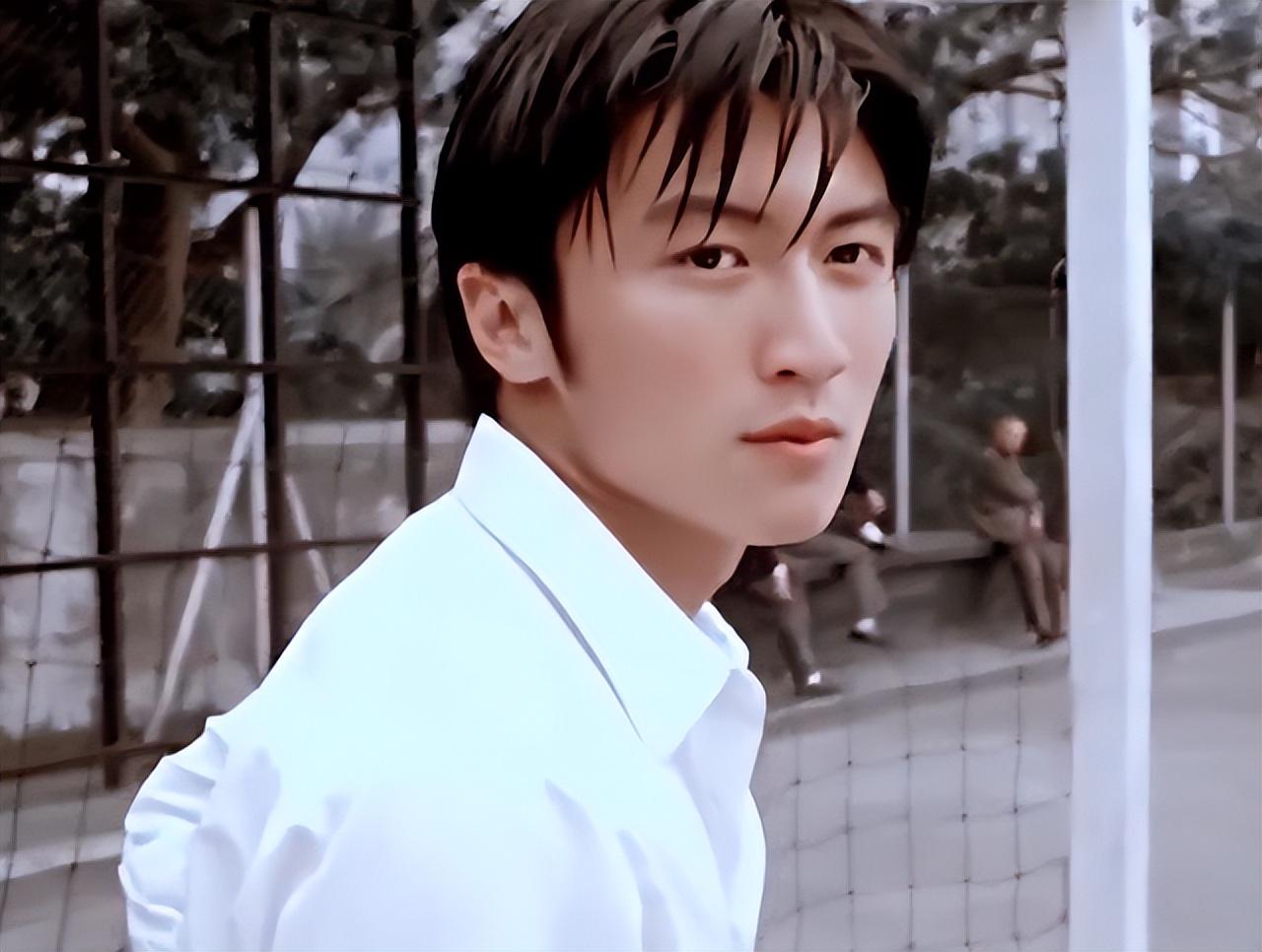 王菲