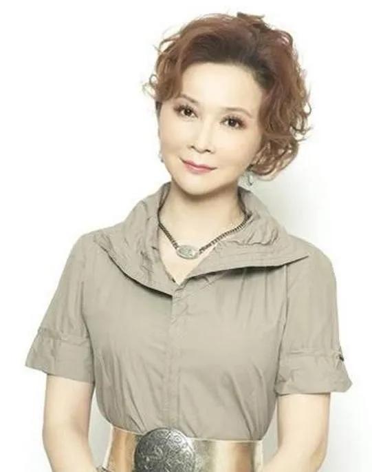 蔡明