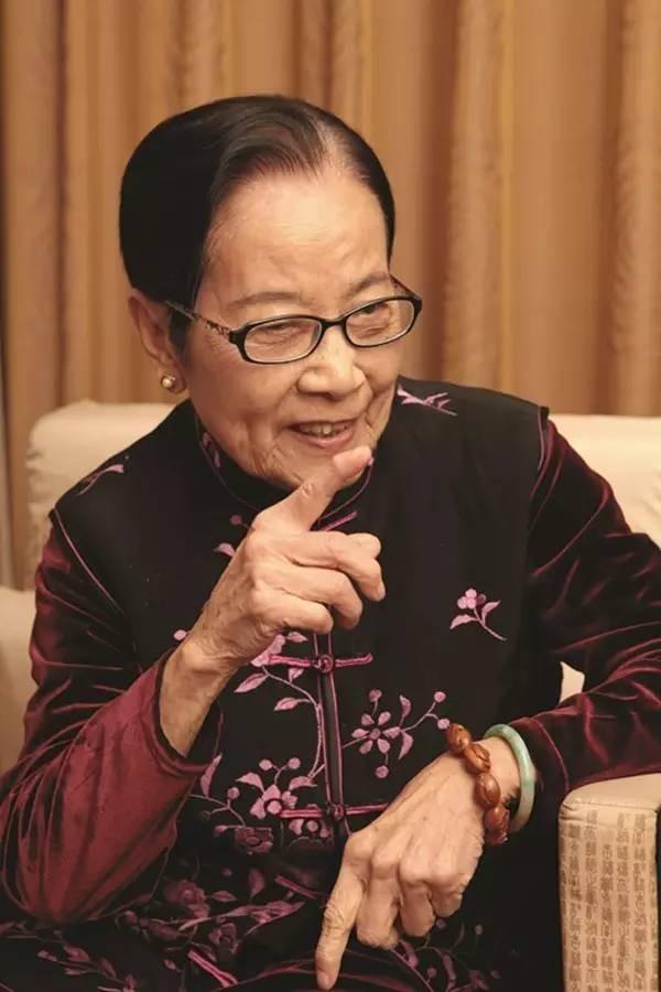 葉曼
