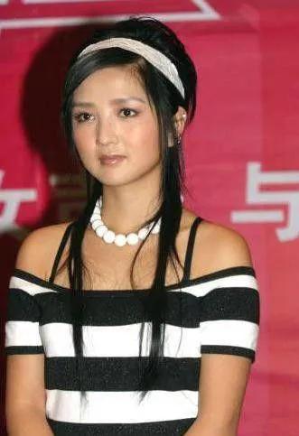 何潔