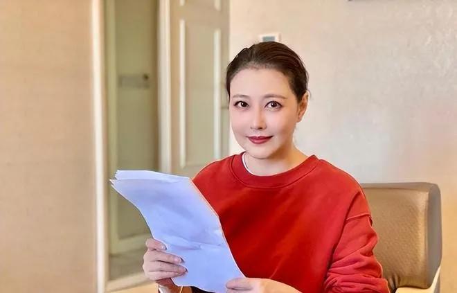 周海媚