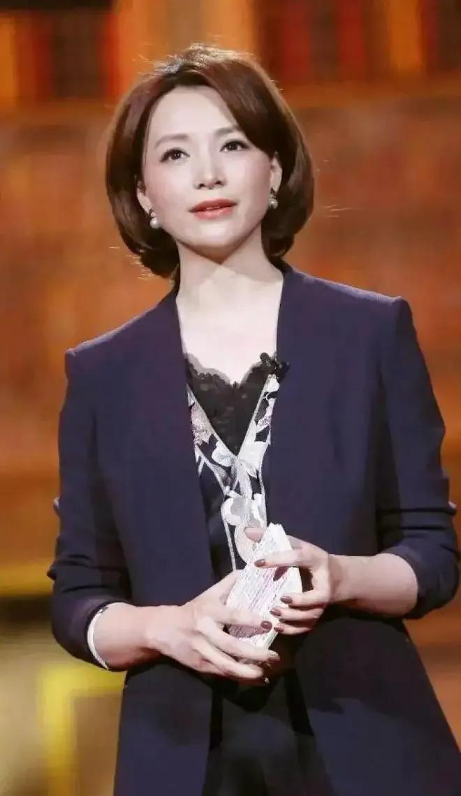 董卿