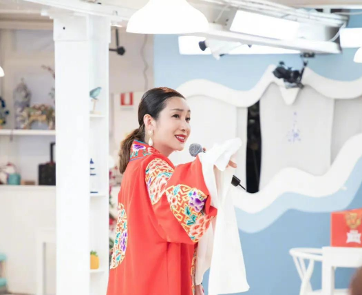 奏海璐