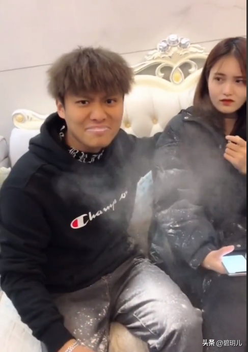 小楊哥