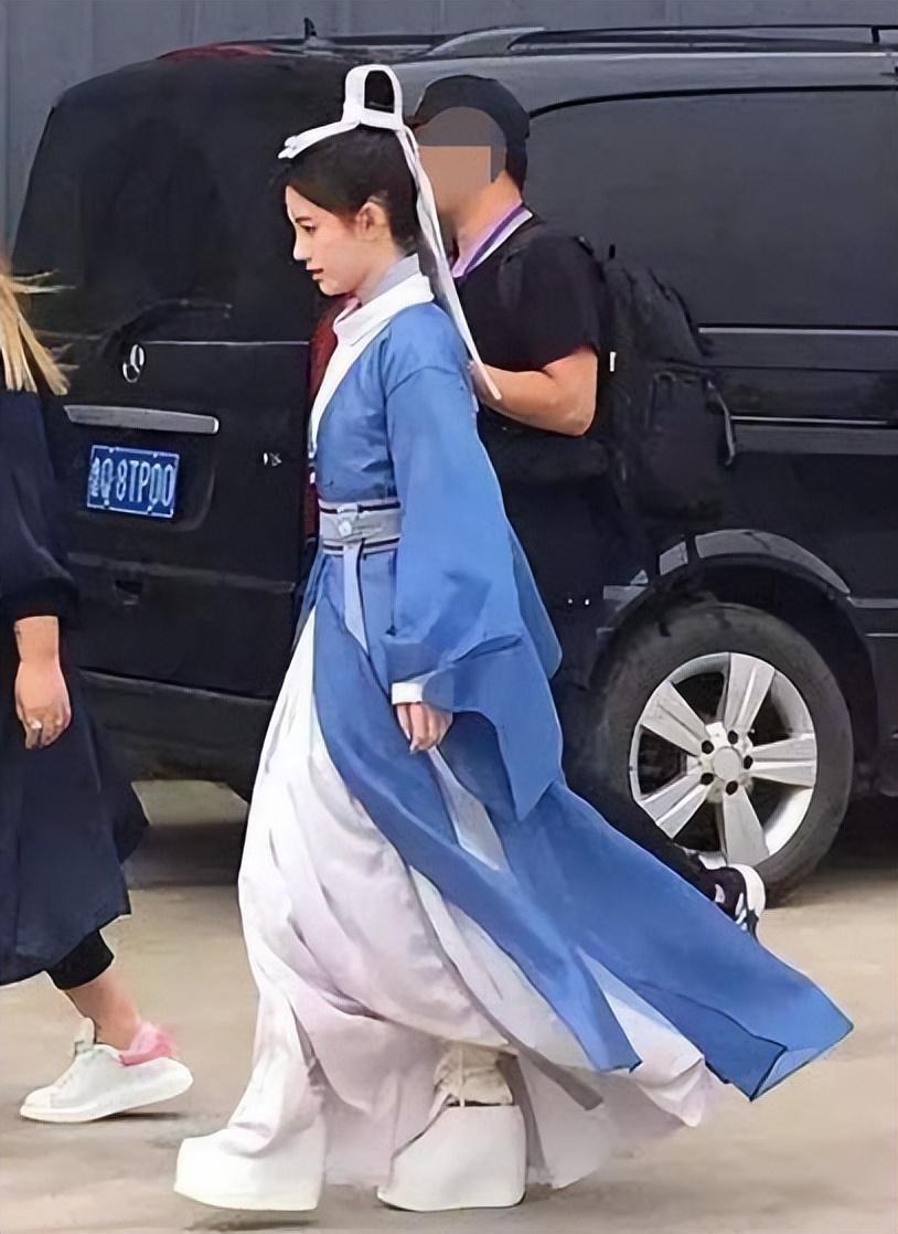 趙露思