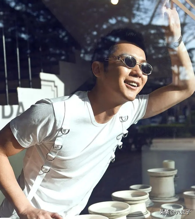 李晨