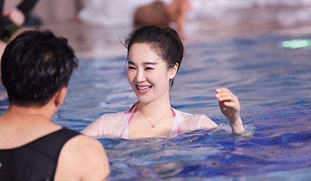 左小青