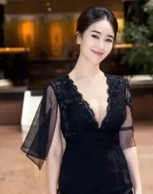 左小青