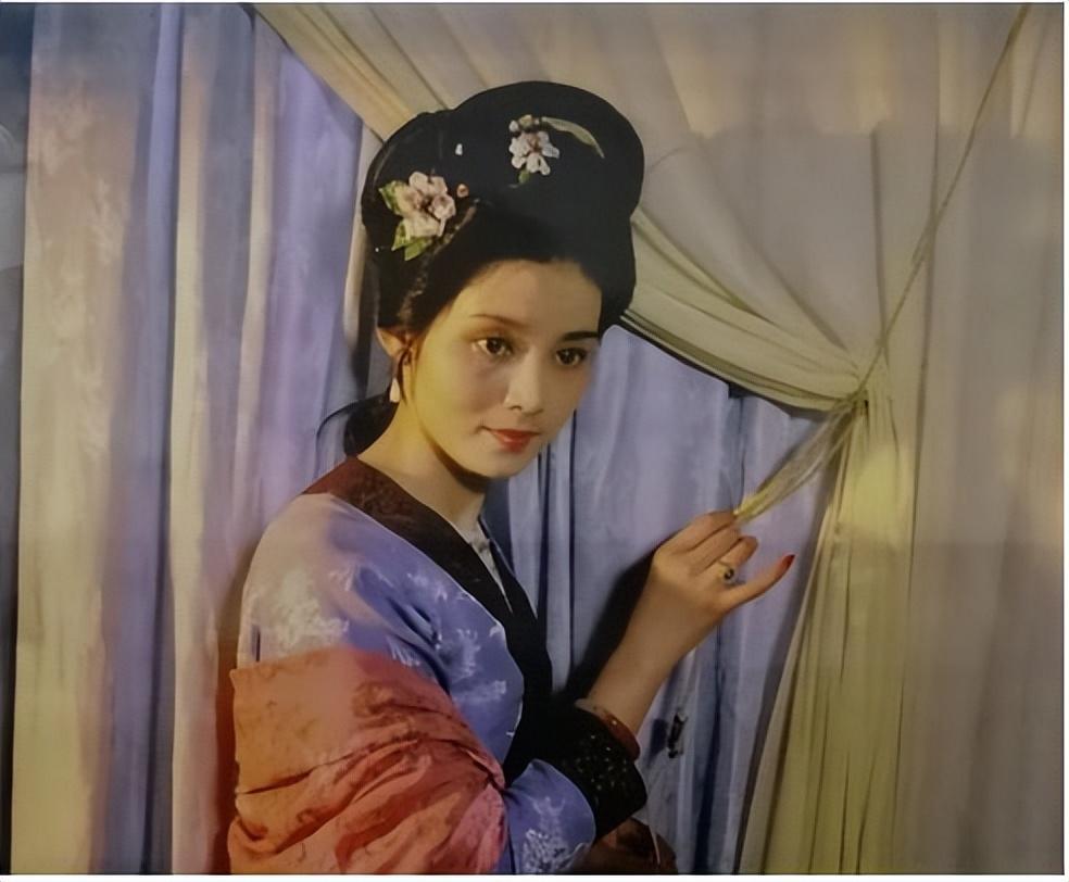 潘虹