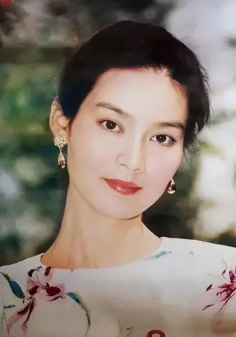 潘虹