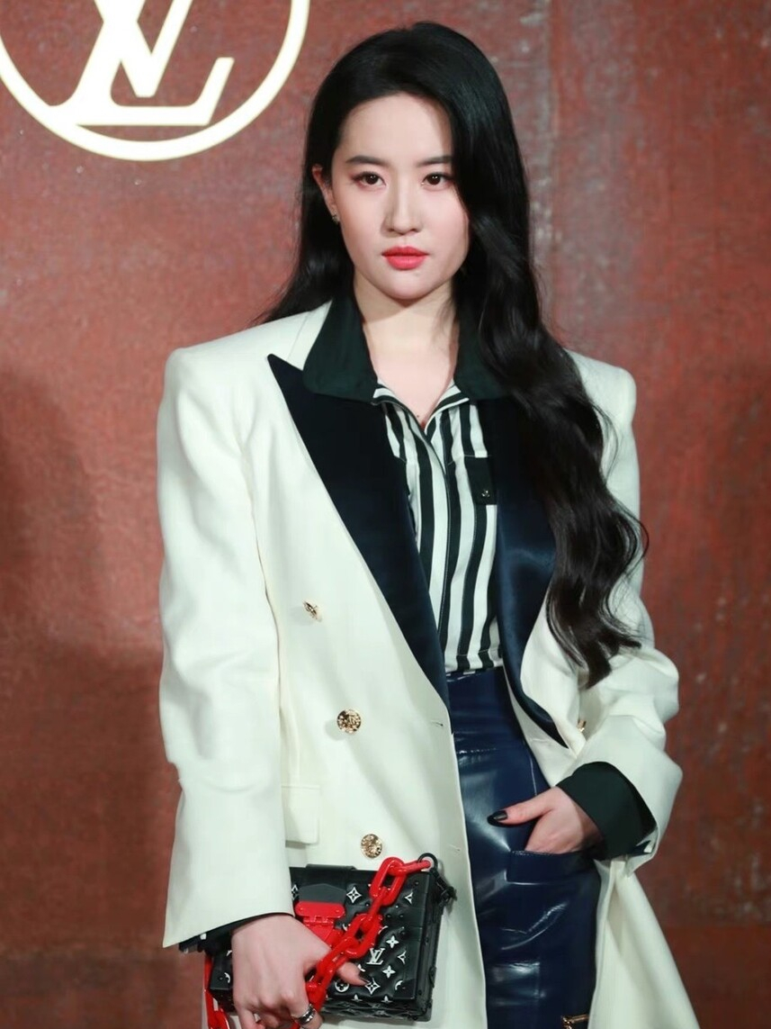 李庚希