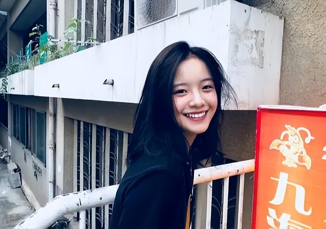 李庚希