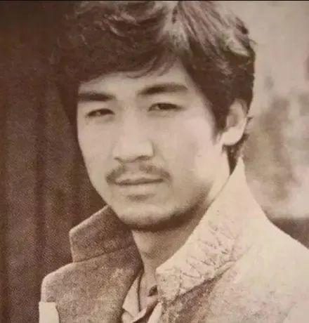 張國立