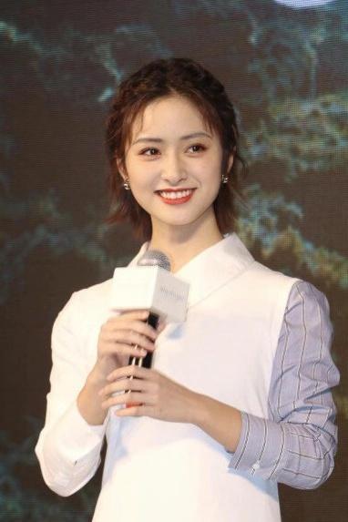 沈月