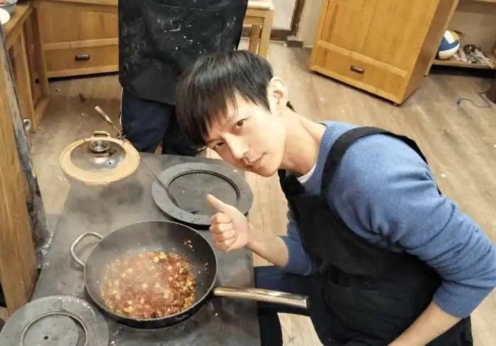 何炅