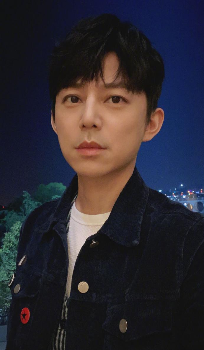 何炅