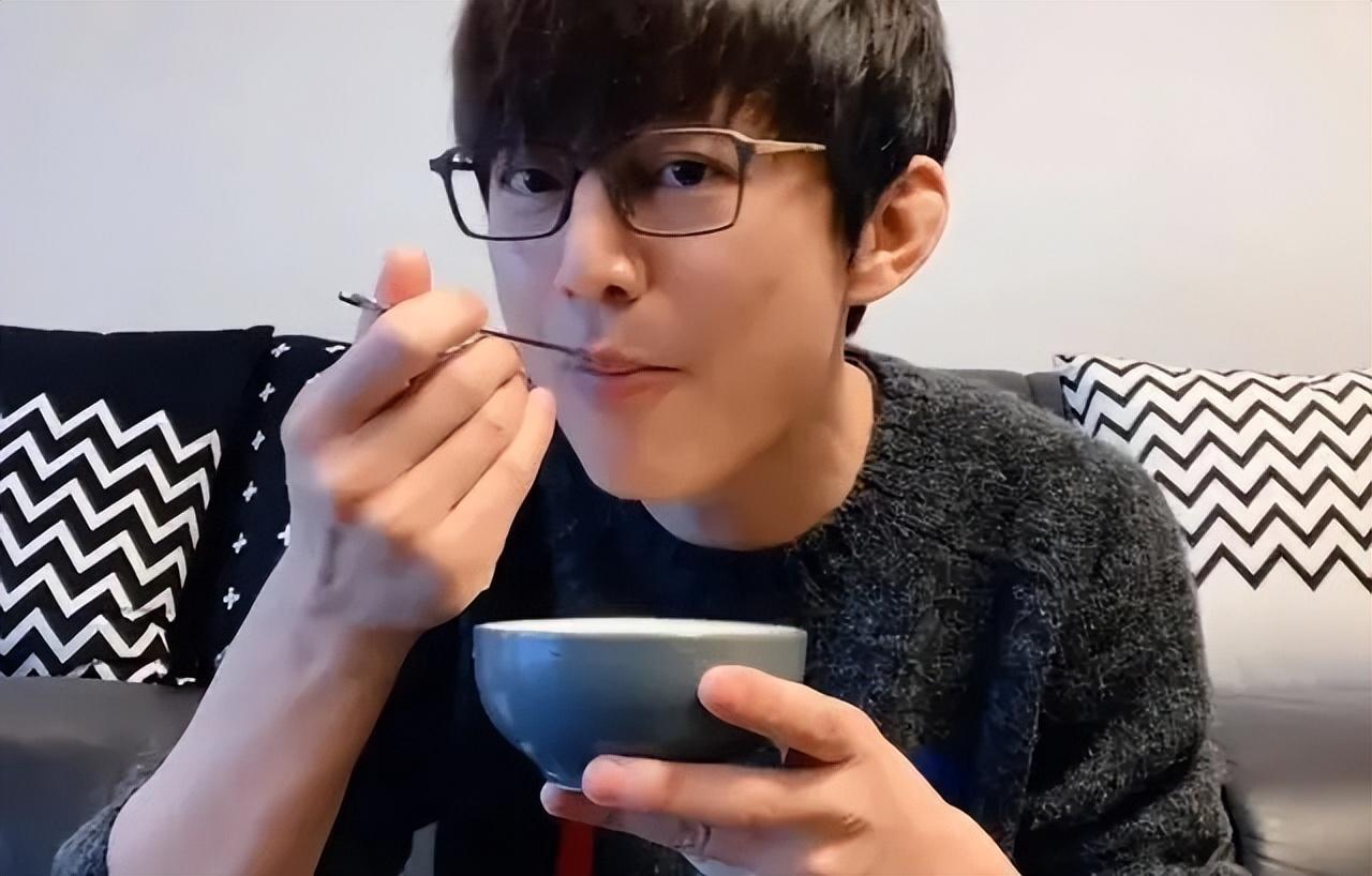 何炅