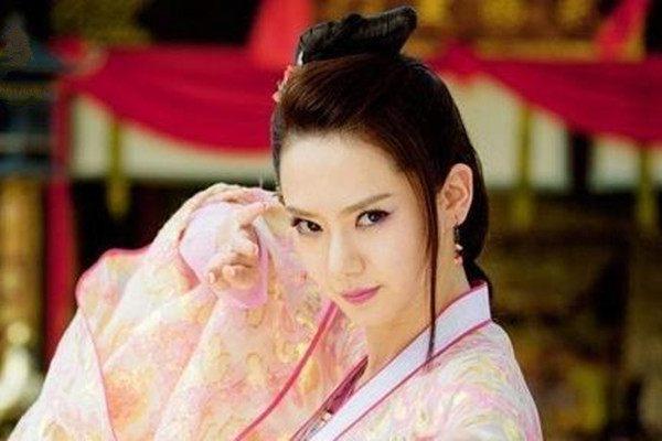 戚薇