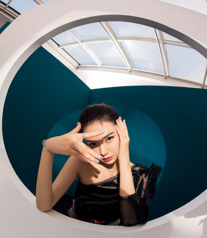 戚薇