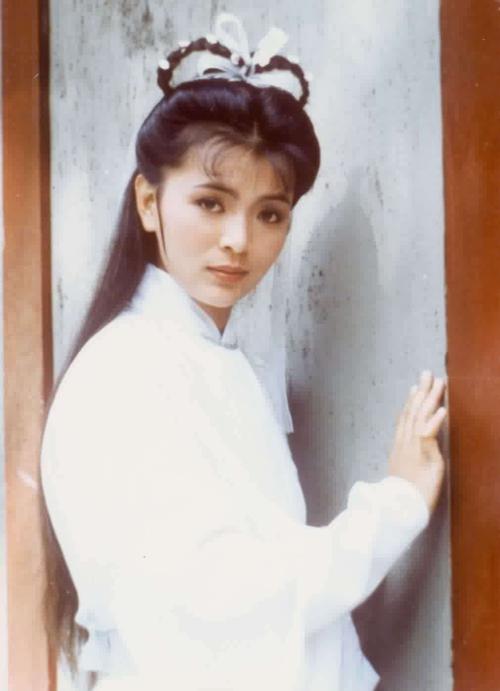 陳玉蓮，劉德華暗戀她37年，週潤髮為她自殺，42年了最愛是她