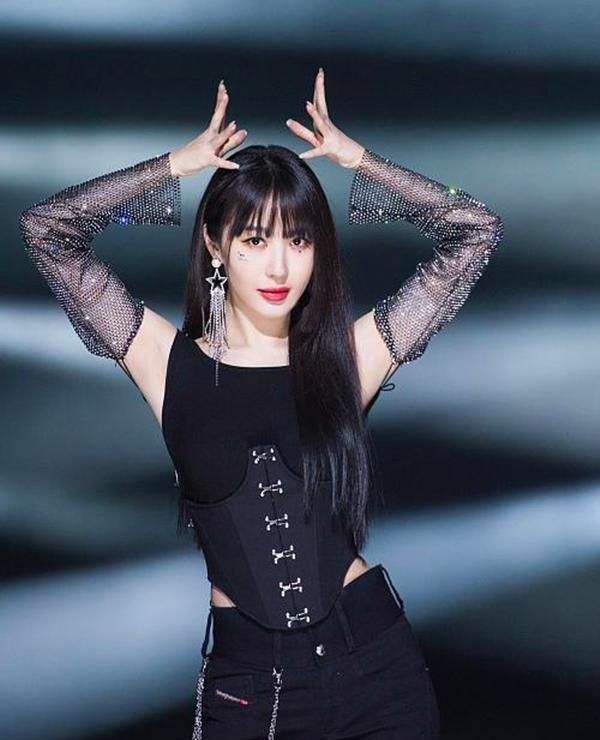 李菲兒