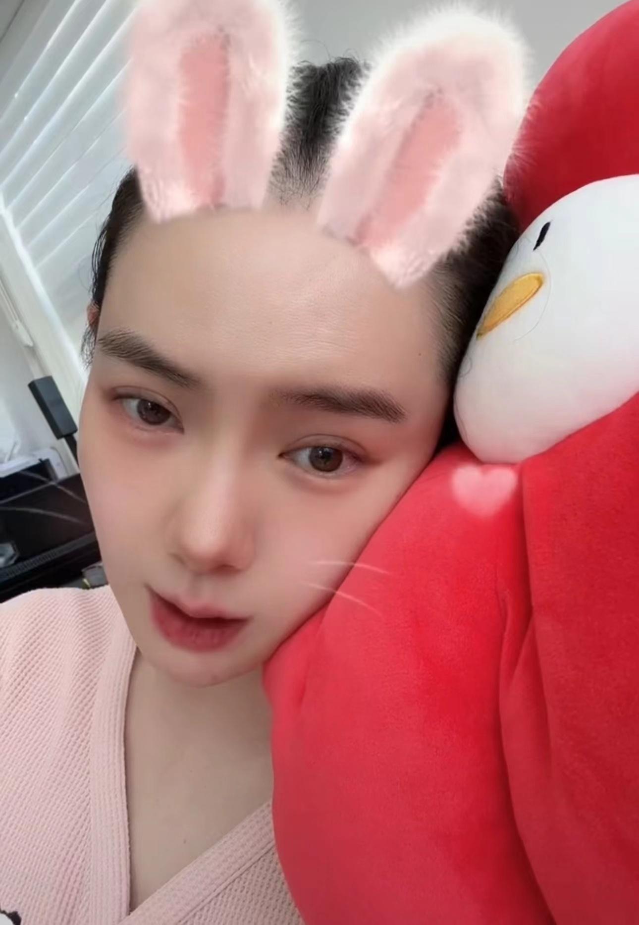 戚薇
