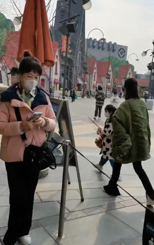 戚薇