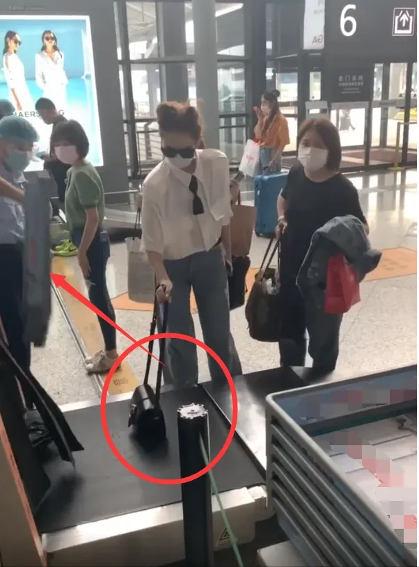 戚薇
