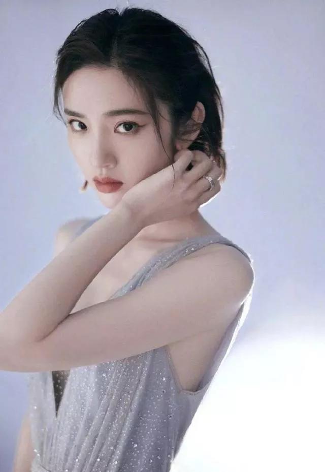 唐藝昕