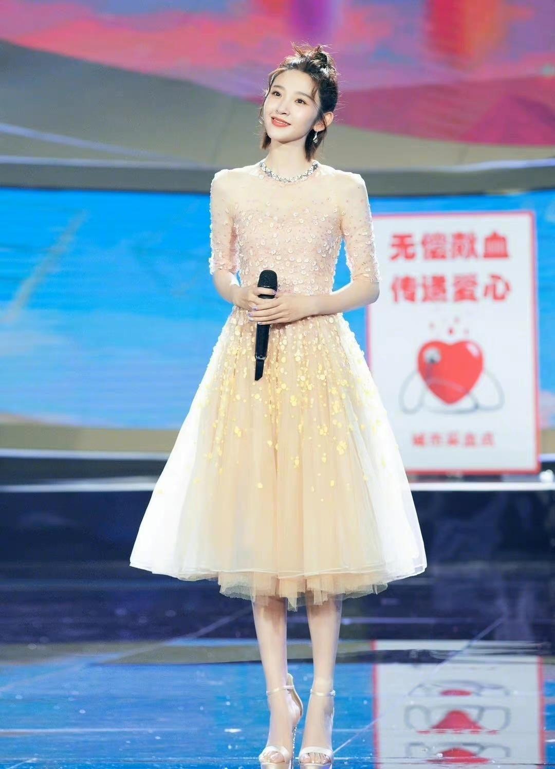 唐藝昕