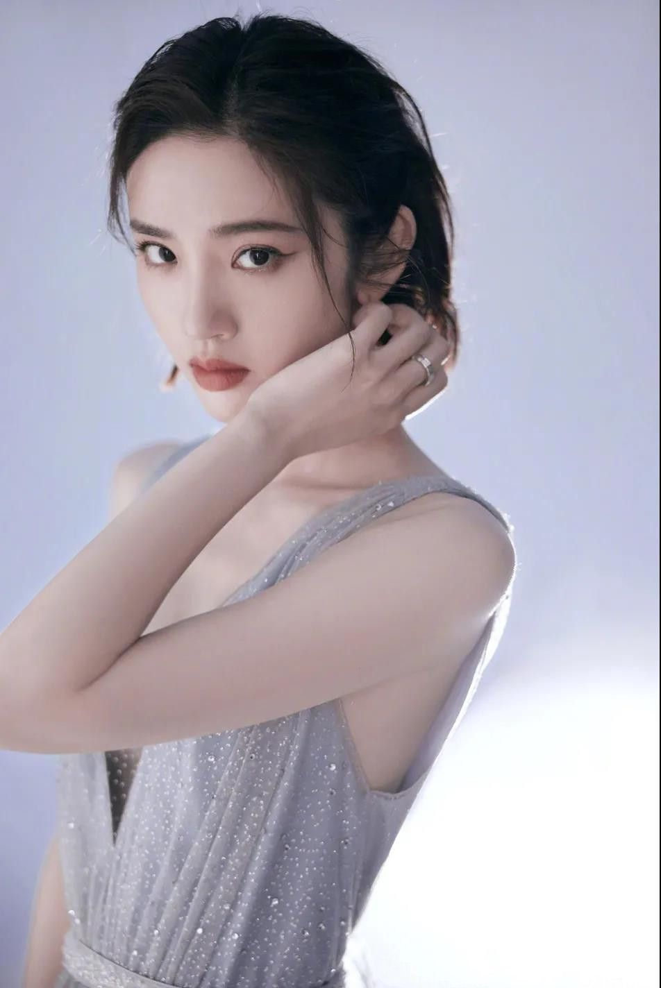 唐藝昕