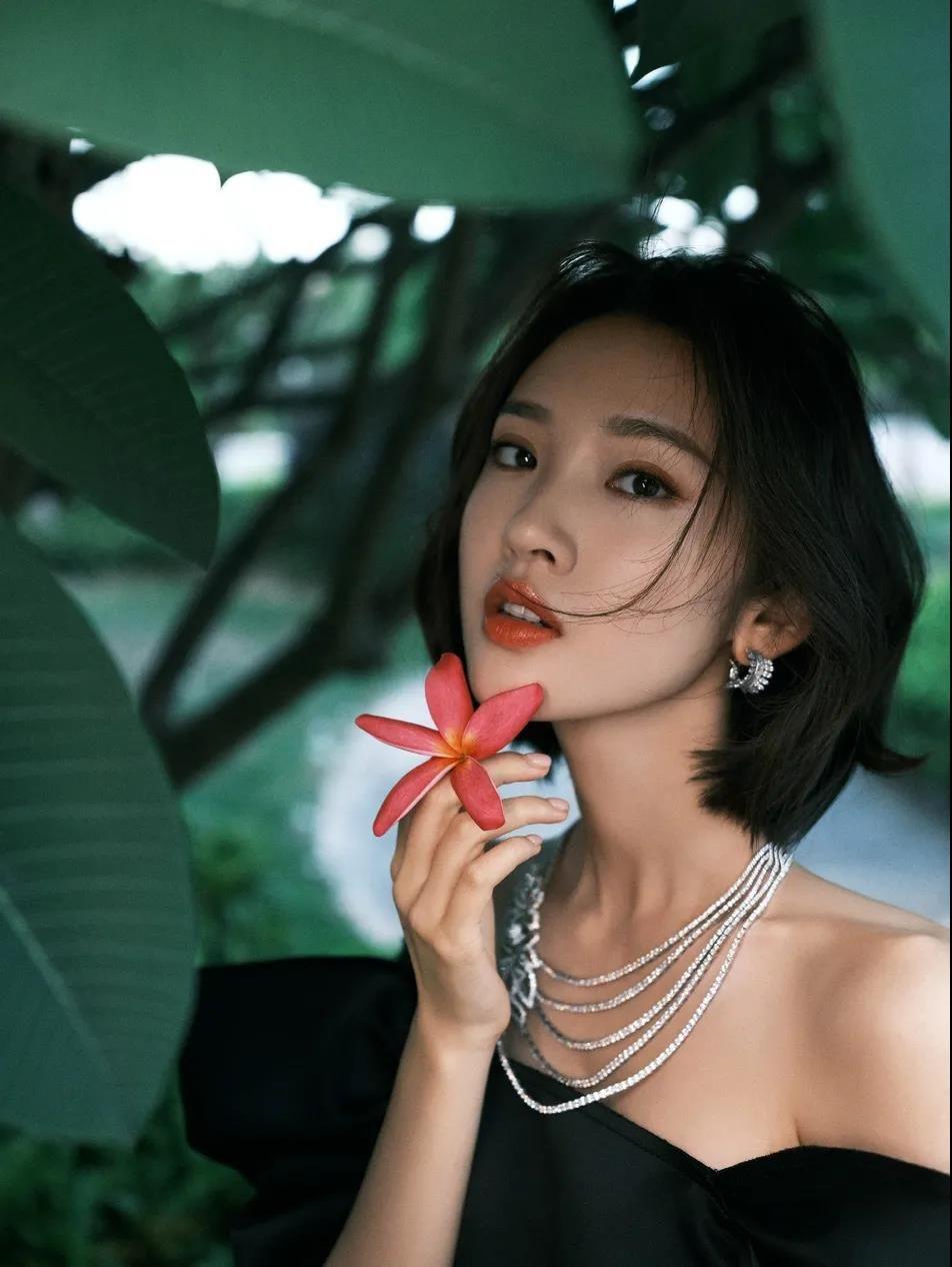 唐藝昕