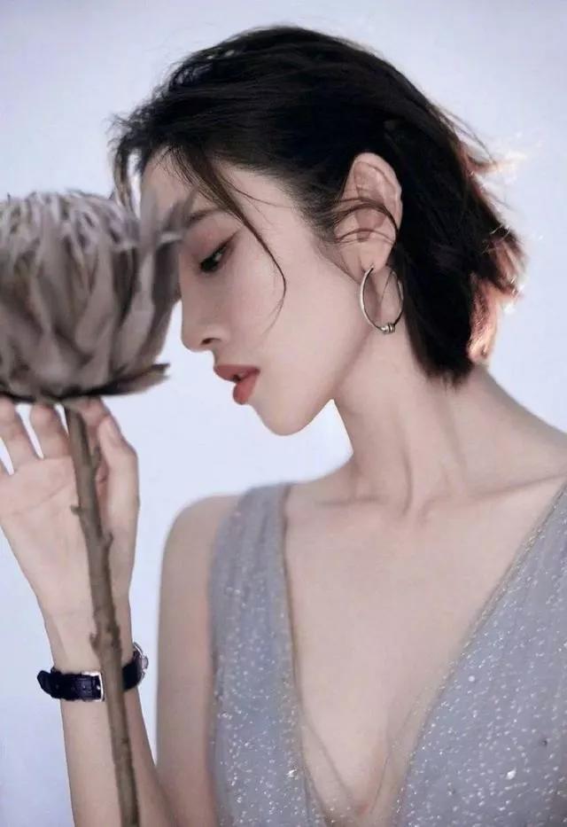 唐藝昕