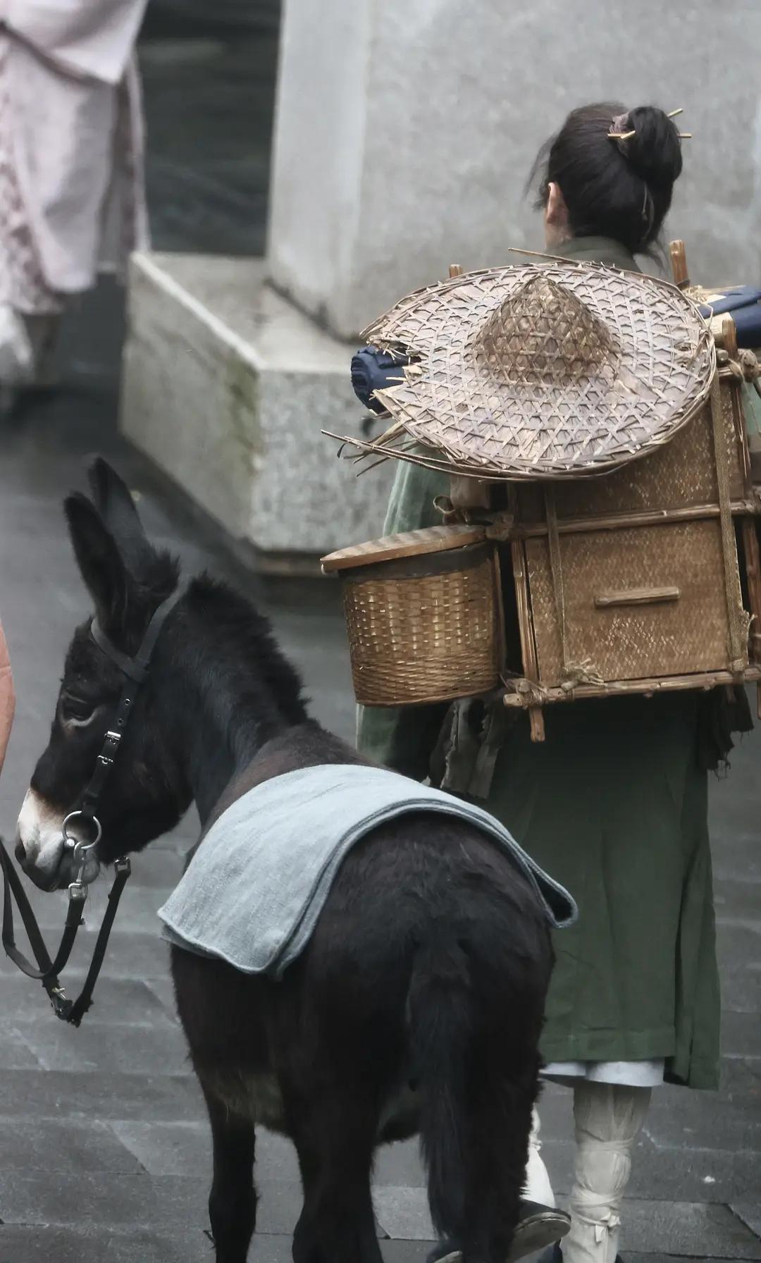 張若昀