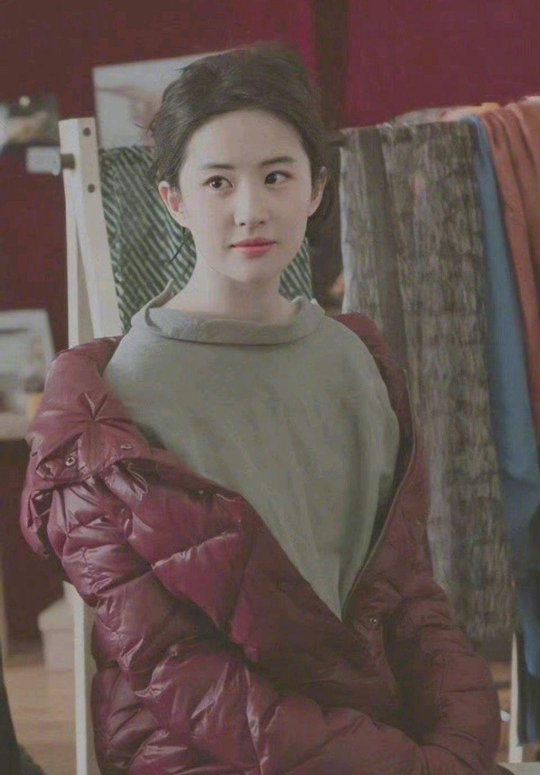 劉亦菲