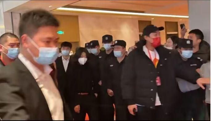 關曉彤