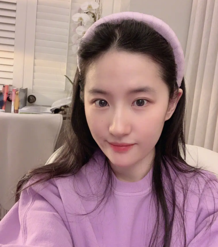 劉亦菲