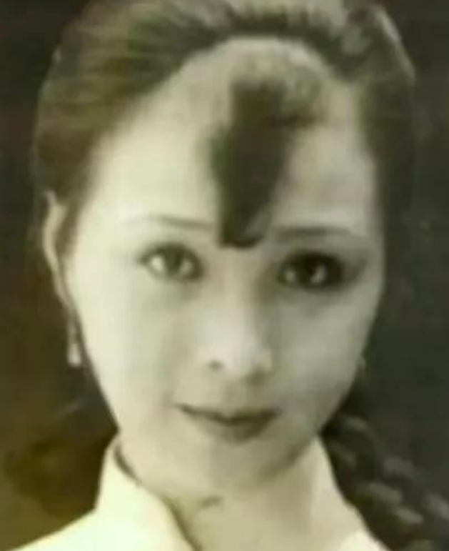 劉亦菲