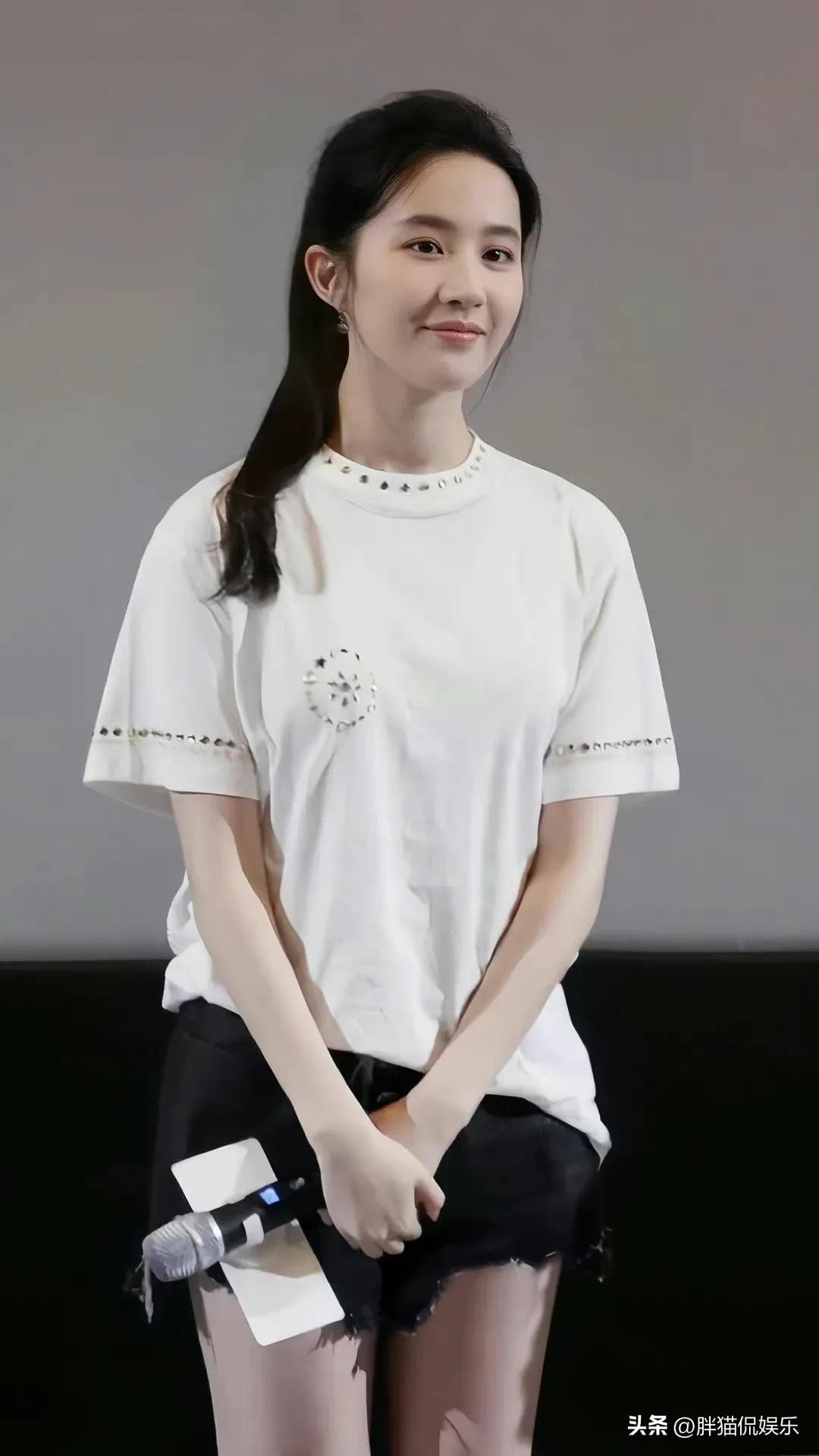劉亦菲