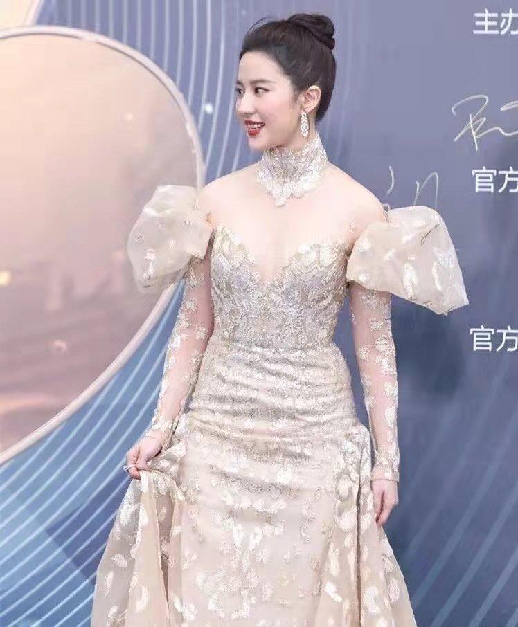 劉亦菲