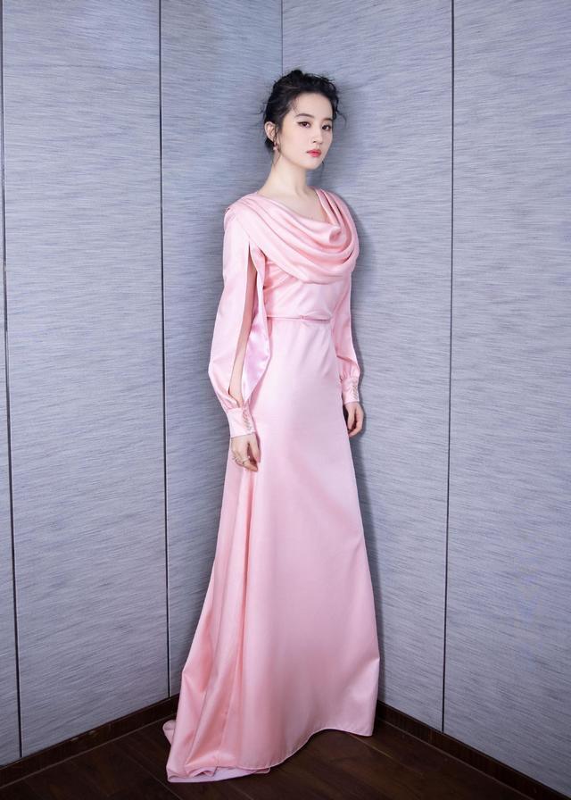 劉亦菲