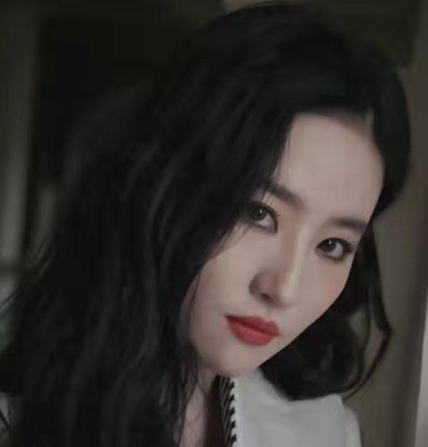 劉亦菲