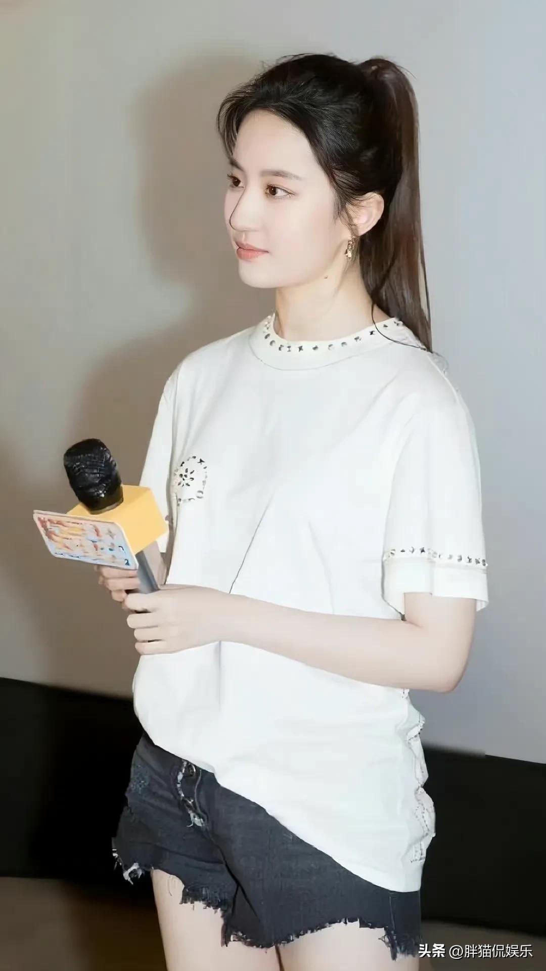 劉亦菲