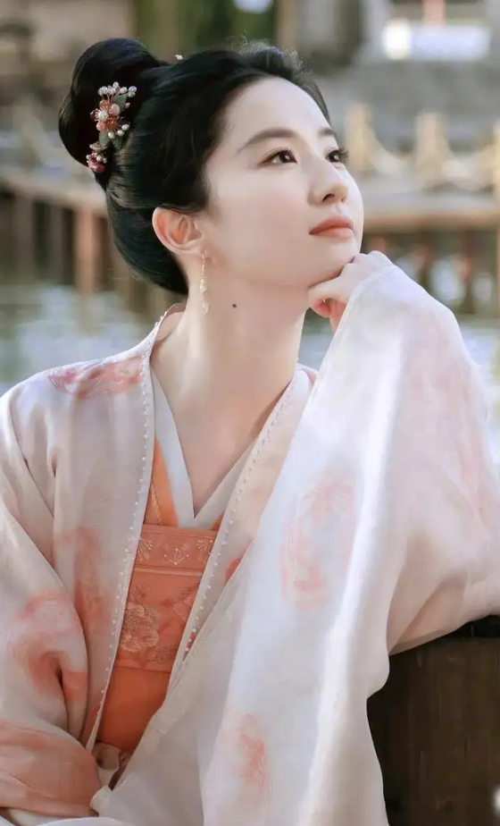 劉亦菲