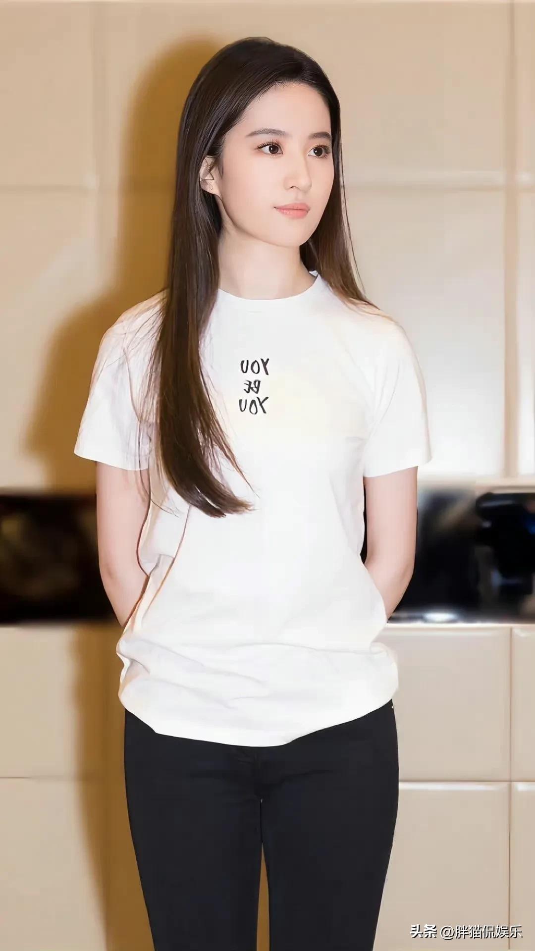 劉亦菲