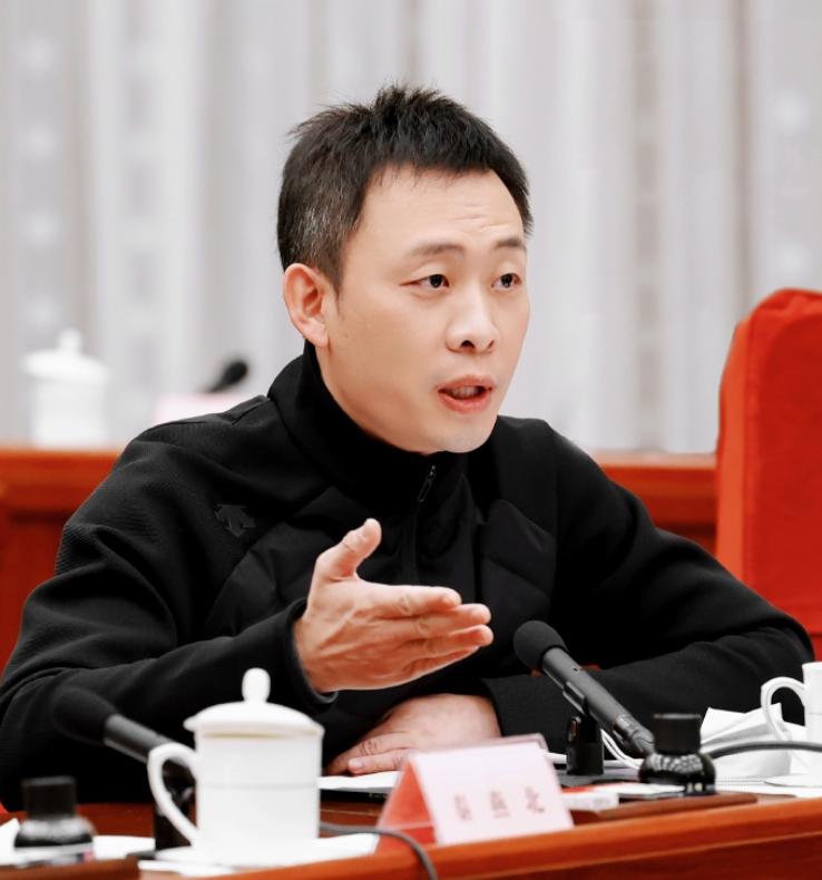 李一桐