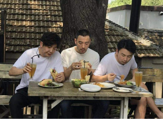 雷佳音